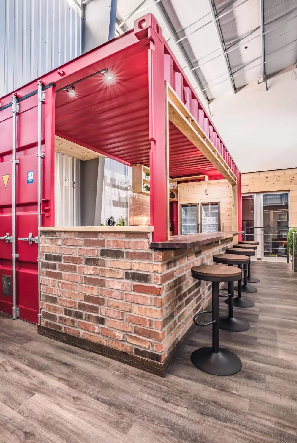 cubic-cowork-shipping-container-office-1-e1518400060981